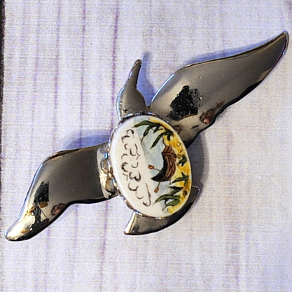 vintage hand painted cab cabochon belly silver bird seagull brooch pin